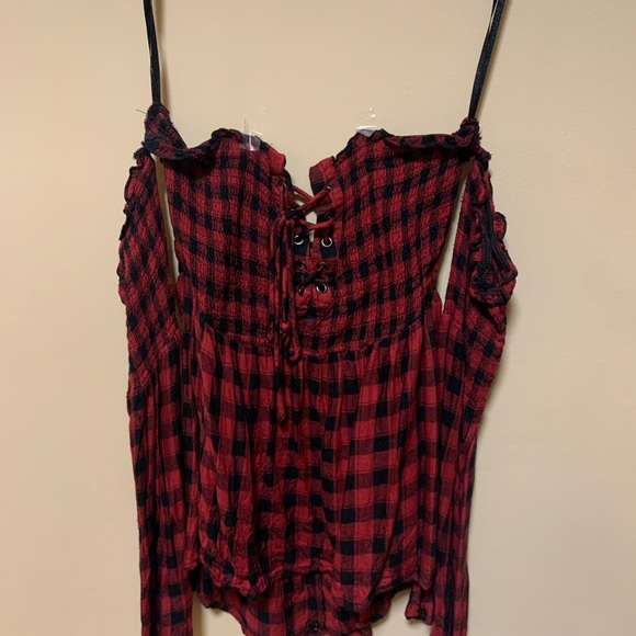 Very cute lace up front , with flare arms - Picture 2 of 2